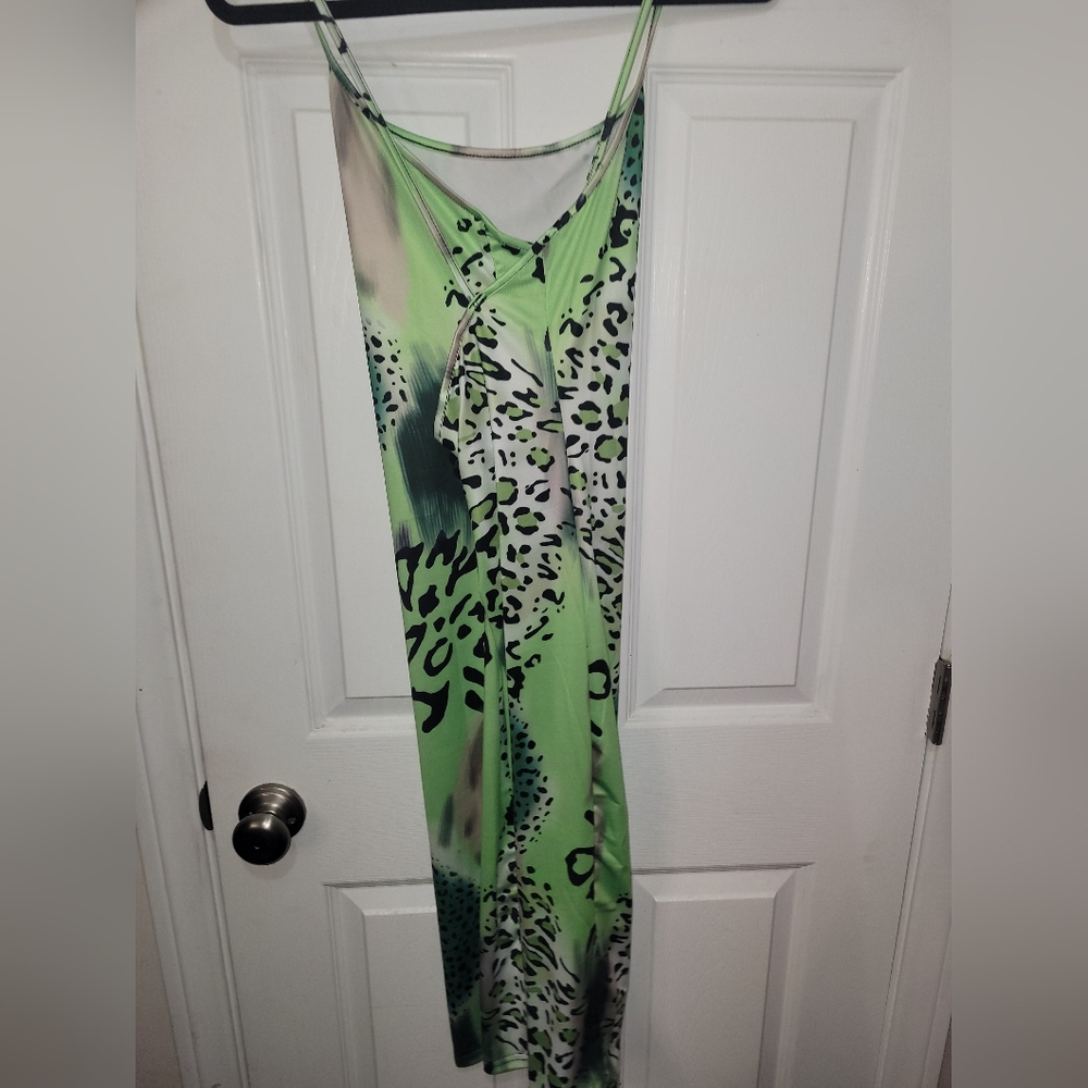 Sleeveless dress